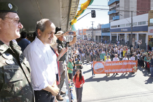 Desfile Cívico do Pinheirinho continua com seu exemplo de civismo