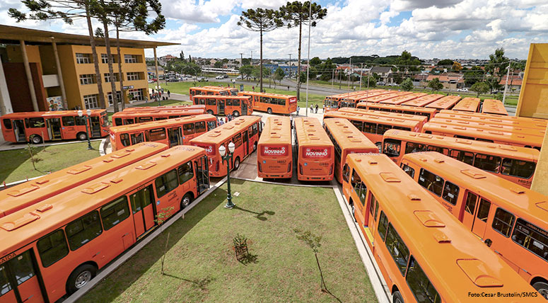 Greca apresenta mais “ônibus novinhos” para Curitiba