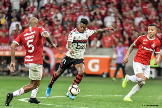Brasileirão 2019 bate recorde de público dentro dos estádios e também com audiência na TV
