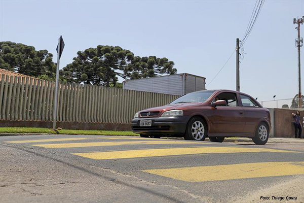 Lombadas deixam o trânsito mais seguro no Pinheirinho