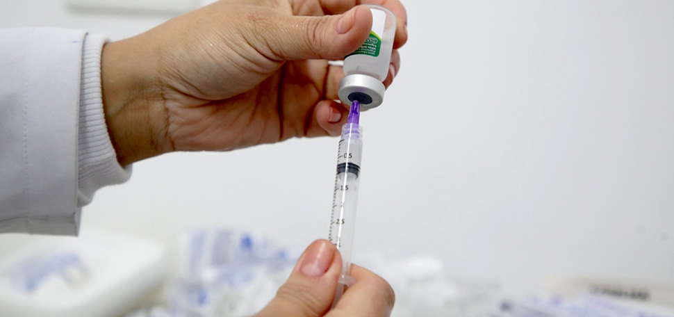 Paraná testa vacinas contra Covid e prepara produção