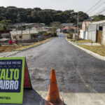 Rua Dr. Plínio Gonçalves Marques recebe asfalto novo