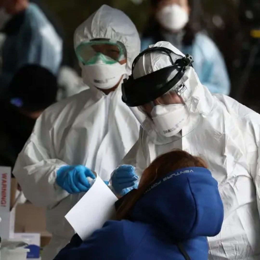 Trump reforça teoria de que Covid-19 surgiu de laboratório em Wuhan