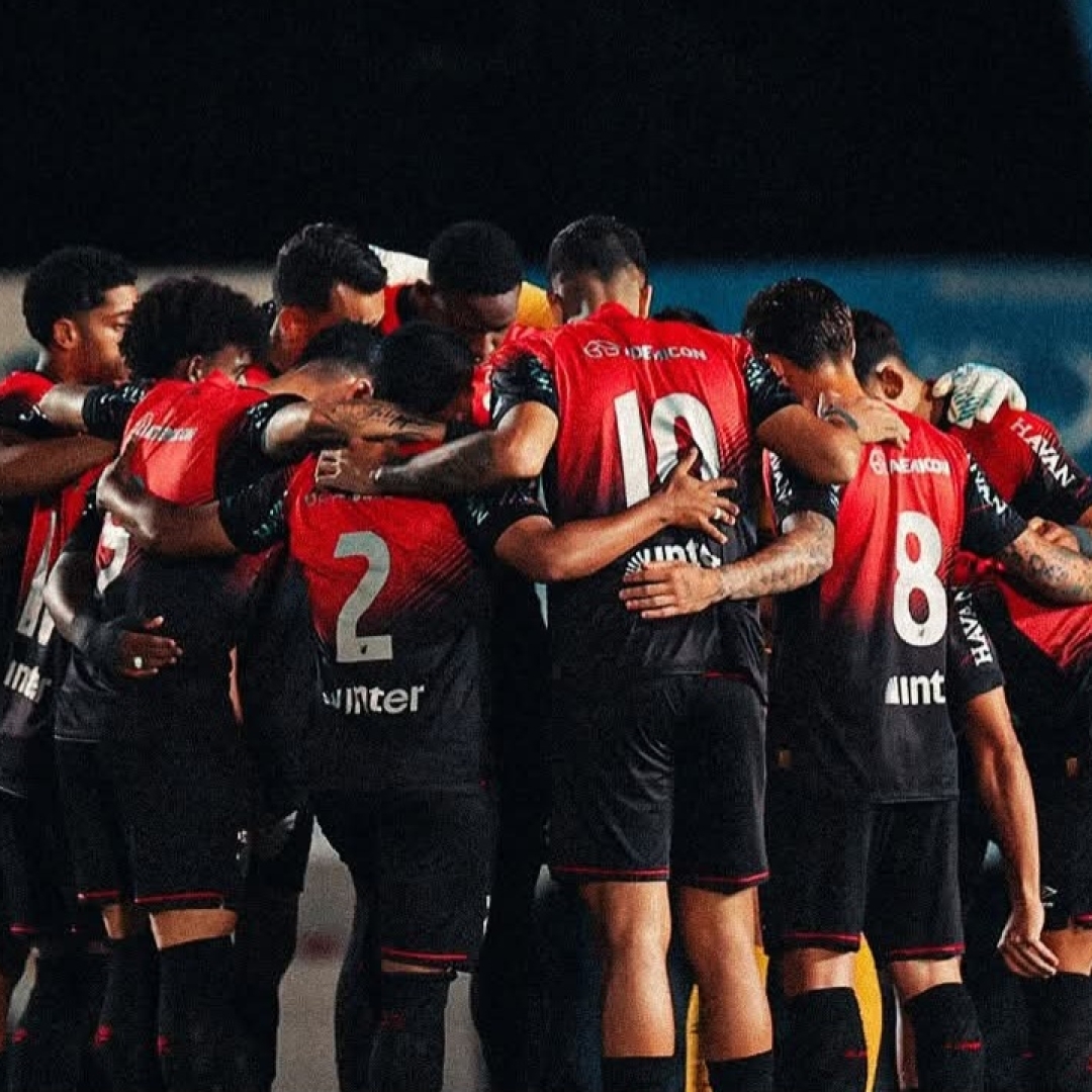 Azuriz reage no segundo tempo, vence o Athletico