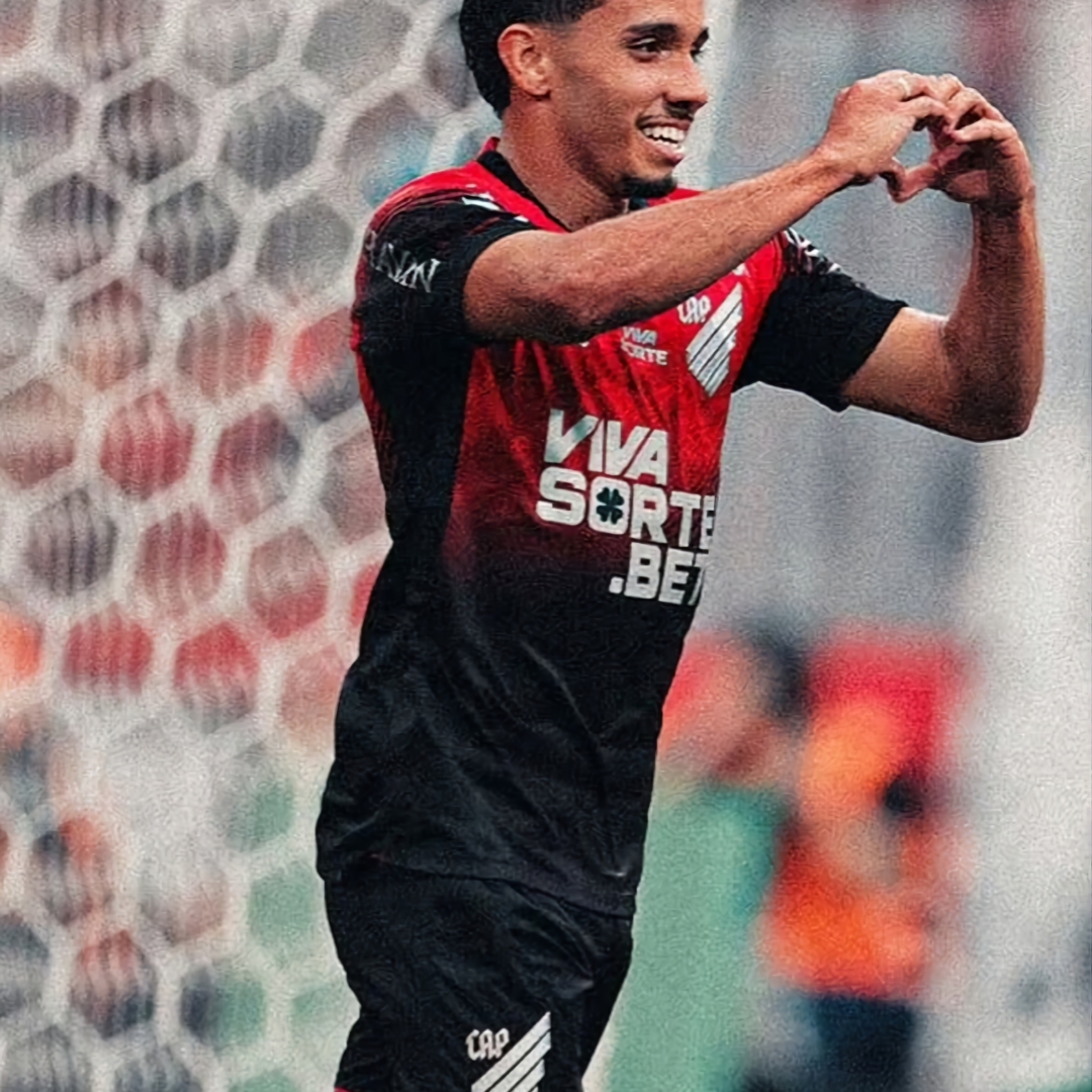 Athletico domina o Galo Maringá, aplica goleada e avança no Estadual