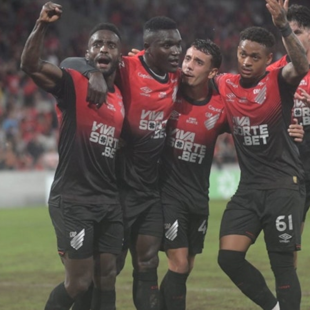 Athletico goleia o Foz pelo jogo de ida das quartas de final 