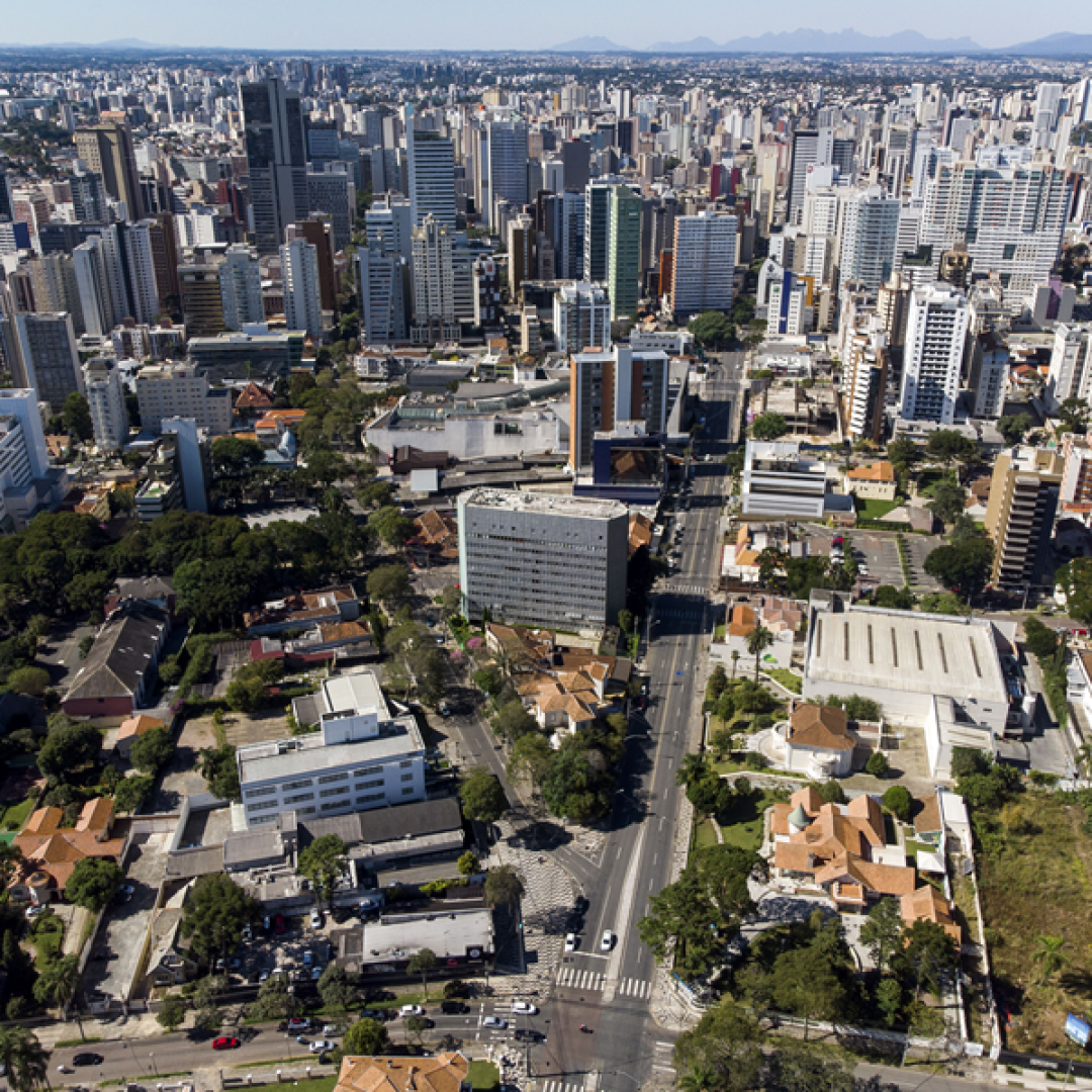 Entre Ventos e Tempestades: O Grito Silencioso da Natureza