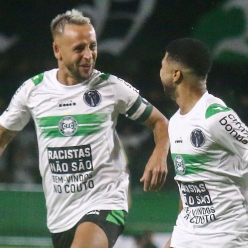 Coritiba goleia o modesto Andraus e engrena no Paranaense