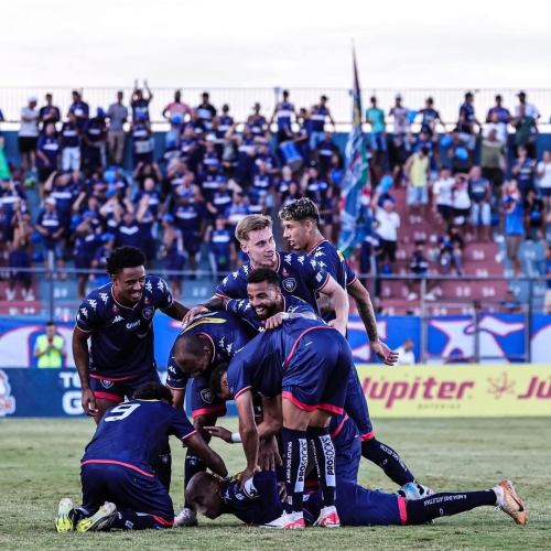 Cianorte goleia Coritiba por 4 a 1 