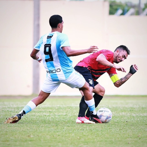 Athletico vence Londrina, mas fica com a vice-liderança