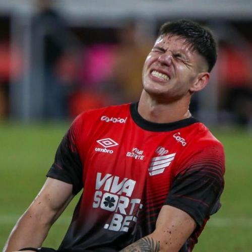 Athletico empata com a Chape nos acréscimos e amplia momento turbulento na Série B