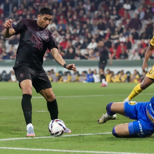 Athletico encerra jejum e volta à briga pelo acesso