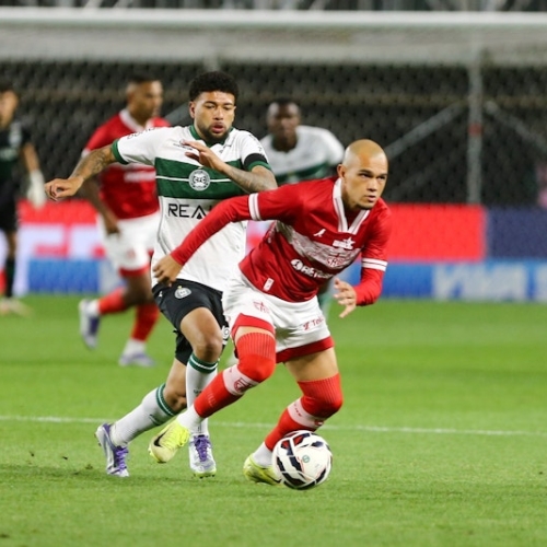 Coritiba empata com o CRB, mas mantém a liderança da Série B