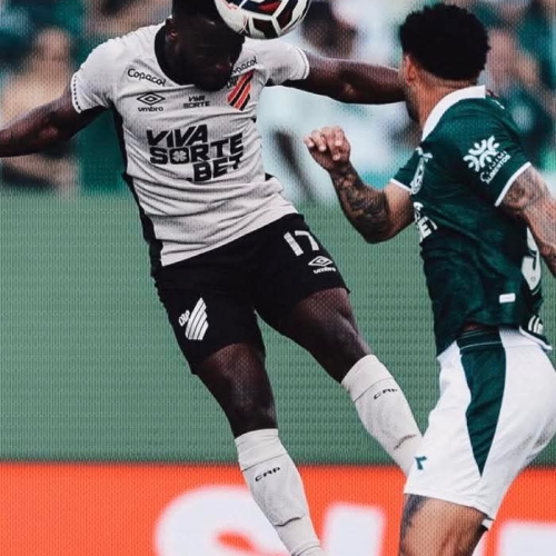 Athletico vence Goiás fora de casa e entra no G4