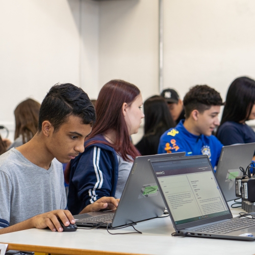 Paraná Inova com Curso Técnico de Inteligência Artificial para Alunos da Rede Estadual