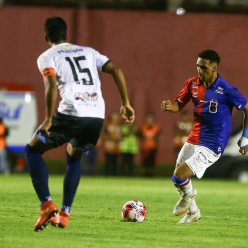 Paraná Clube estreia com vitória e faz a festa na Vila Capanema