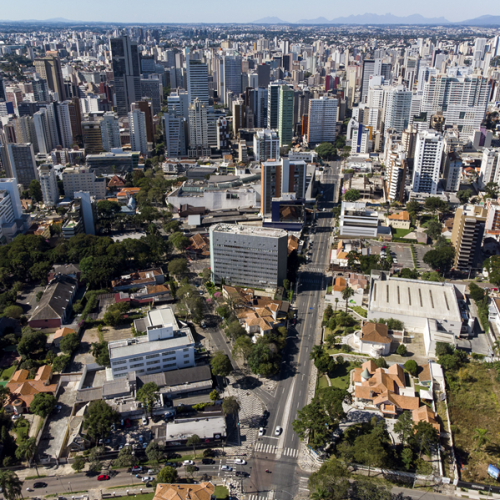 Entre Ventos e Tempestades: O Grito Silencioso da Natureza