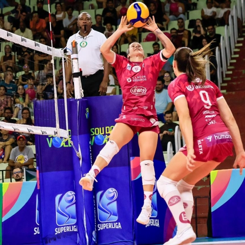 Com vitória espetacular dentro de casa, Sancor Seguros Vôlei Maringá garante classificação para os playoffs da Superliga Feminina