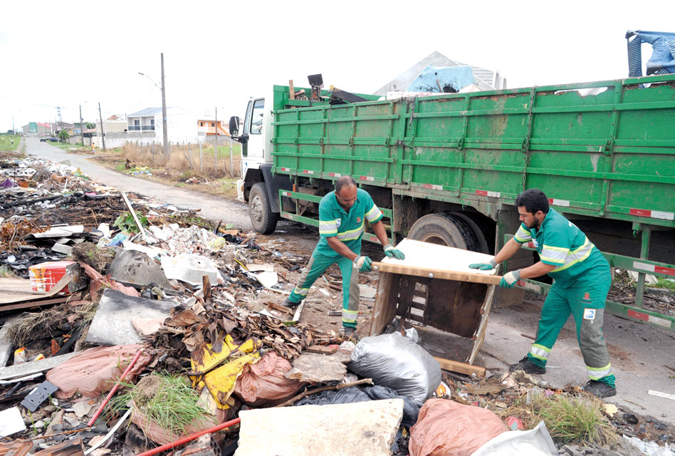 243 toneladas de lixo em apenas 10 dias