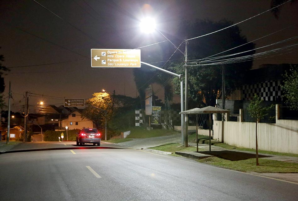 Investimento de R$ 90 milhões melhora iluminação por toda a cidade