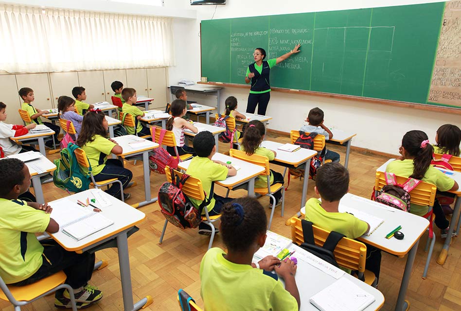 Cadastro para novos alunos na rede municipal de ensino em 2017 termina dia 31