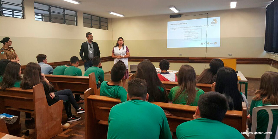 Trânsito é tema de ciclo de palestras em escolas estaduais