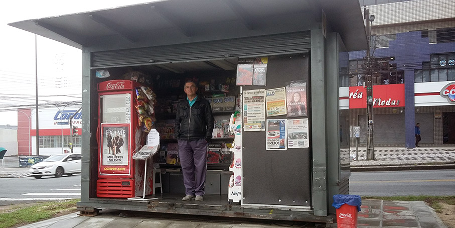 Nova banca de revistas no Pinheirinho