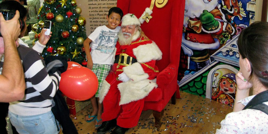 Espetáculo marca chegada de Papai Noel ao Palladium Curitiba