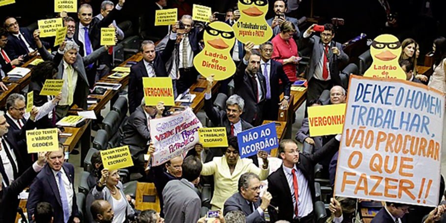 Maioria dos deputados do PSB votou pela aceitação de denúncia contra Temer