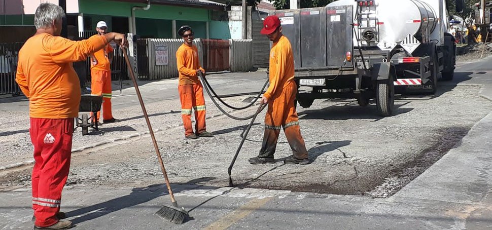 Mão única na Rua Jundiaí na Vila Osternack