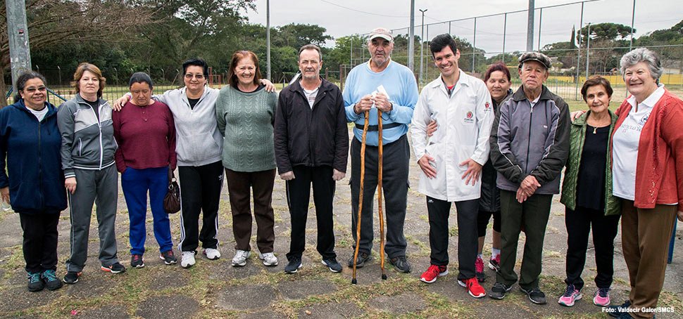 Grupo de 90 pessoas usa Campão na CIC para melhorar a saúde