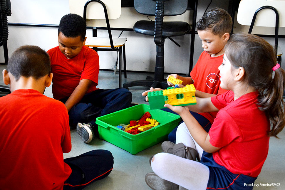 Novos materiais e mais profissionais nas escolas e creches