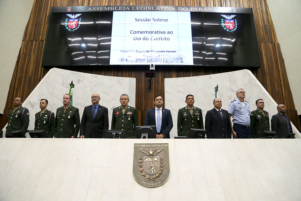 Dia do Exército é lembrado na Assembleia Legislativa com homenagens