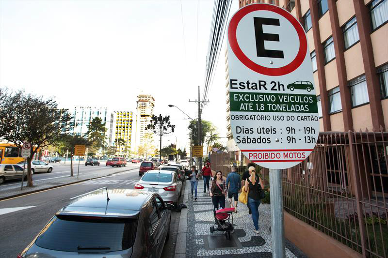 Troca da sinalização marca início da implantação do EstaR Eletrônico