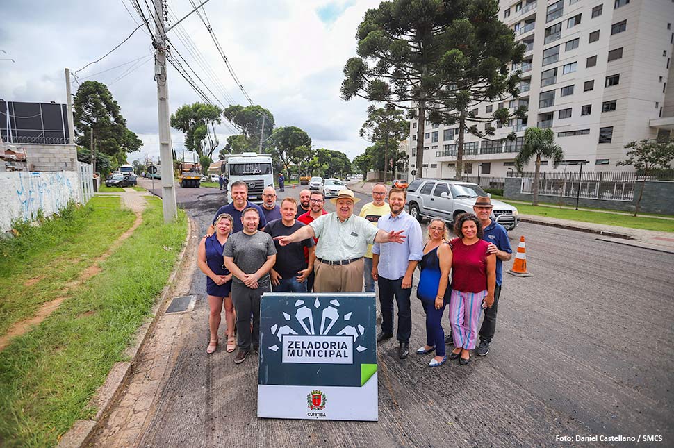 Bairros da Regional Pinheirinho têm 60 ruas com asfalto novo