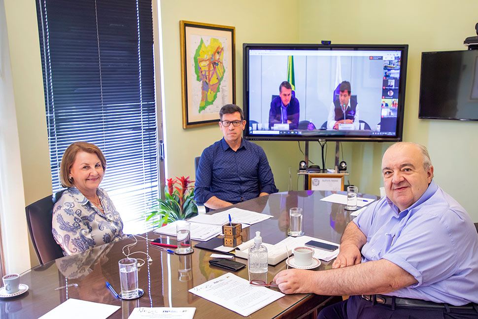 Greca reúne-se com presidente Bolsonaro e Mandetta em videoconferência