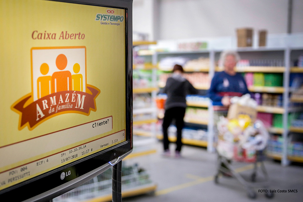 Com controle na entrada dos clientes, Armazéns voltam atender em tempo integral