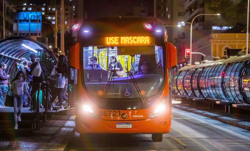 Urbs coloca 100% da frota em mais 15 linhas de ônibus