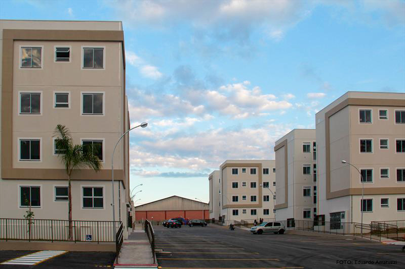 Prefeitura entrega 88 chaves de apartamentos no Pinheirinho a inscritos na Cohab