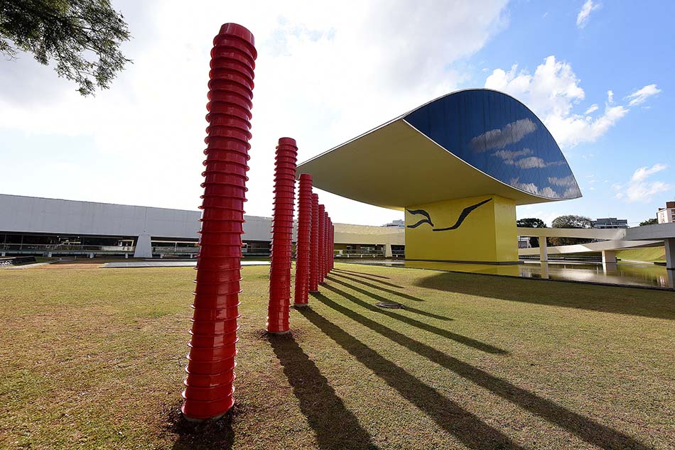 MON reabre ao público com exposição inédita do premiado artista Schwanke