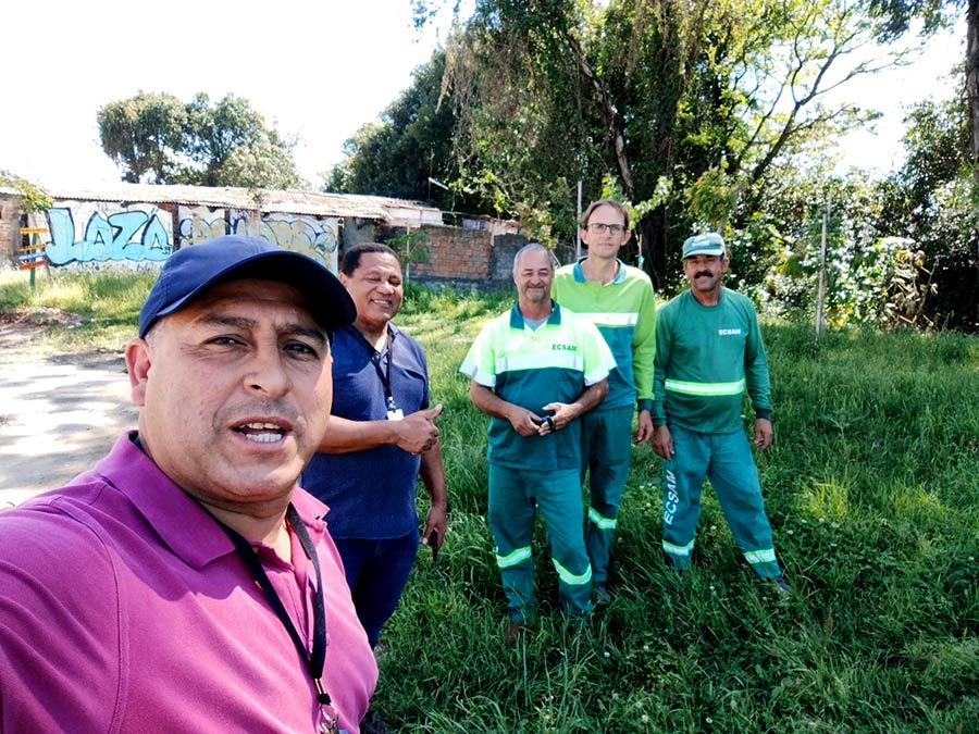 Equipe de limpeza do Pinheirinho sempre ativa