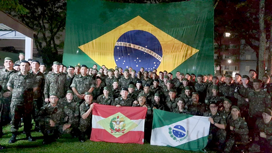 Militares de Curitiba participam da primeira missão de ajuda humanitária em território nacional