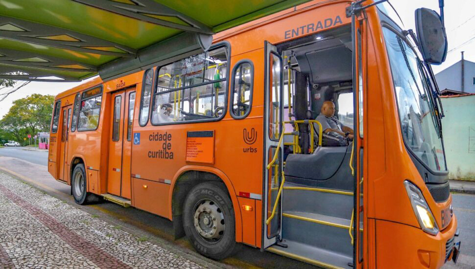 Linhas de ônibus de Curitiba têm mudança no trajeto e integração com a mesma passagem