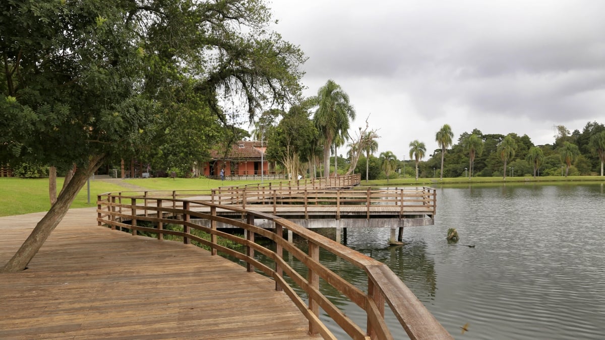 Descubra o encanto do Parque Lago Azul: um refúgio de lazer e história em Curitiba