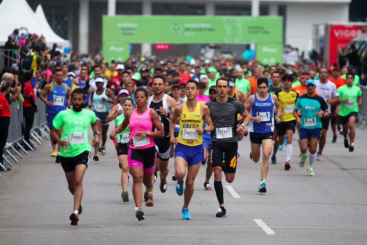 Impactos da Meia Maratona em Curitiba: Bloqueios de Ruas e Desvios de Ônibus no Domingo (16)