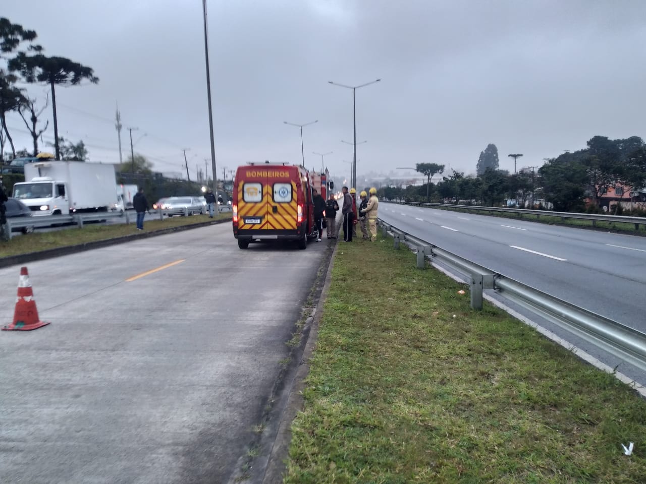 Motociclista ferido em acidente na Linha Verde culpa outra moto: 