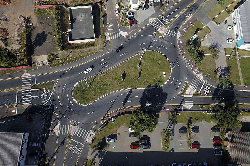 Prefeitura de Curitiba conclui obra de reestruturação e correção geométrica em importante cruzamento dos bairros Capão Raso e CIC