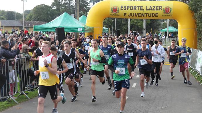 Fim de semana do Dia dos Pais tem corrida, caminhadas, piscina e brincadeiras; tudo de graça