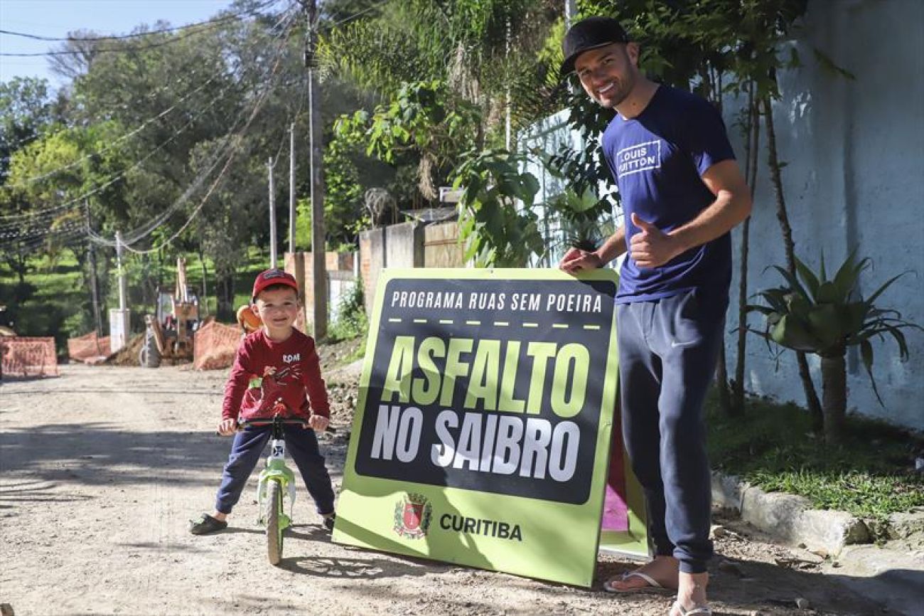 Programa Asfalto no Saibro: Transformando ruas de saibro em vias pavimentadas e livrando os bairros da poeira e da lama