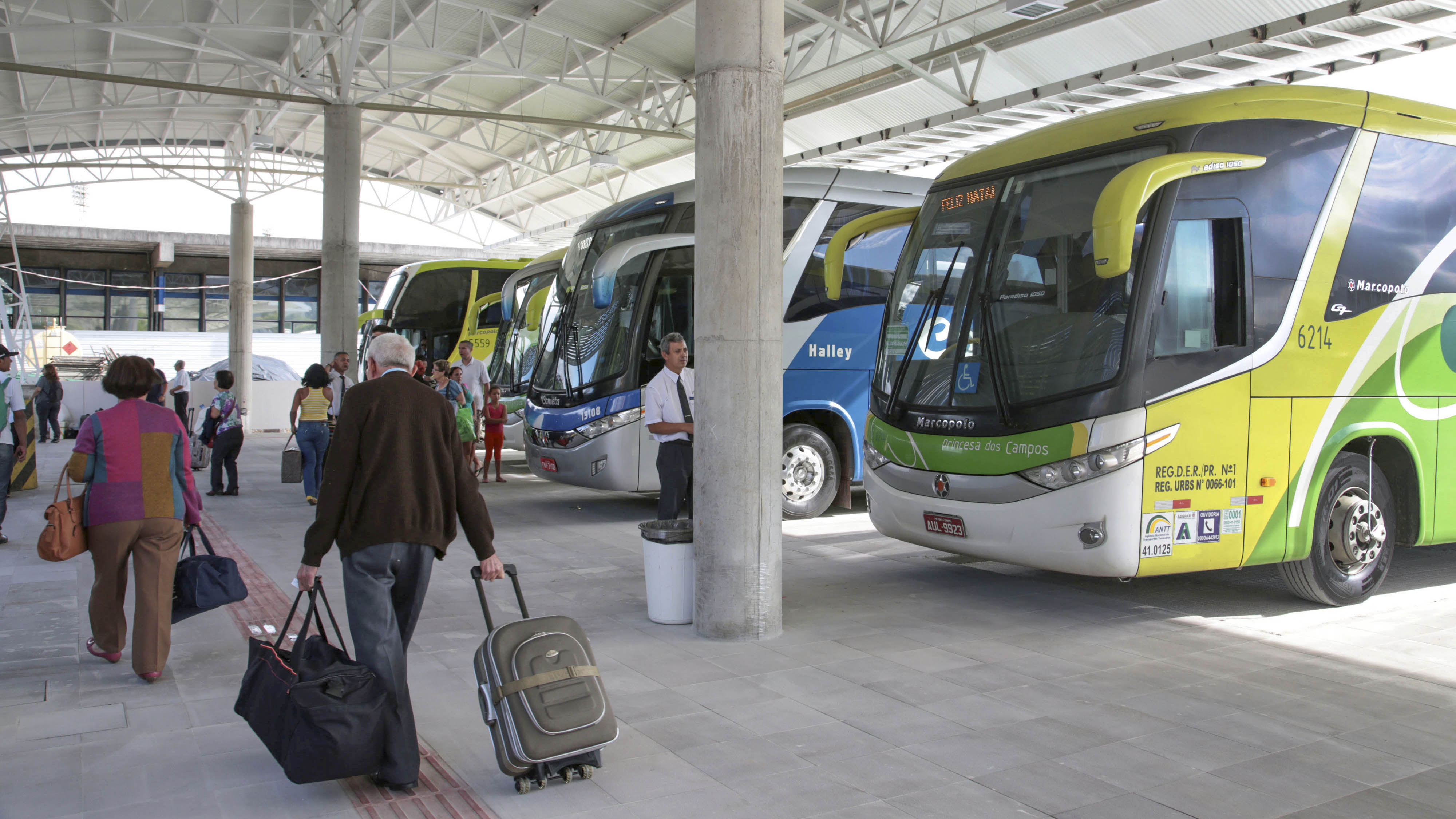 Rodoviária de Curitiba prevê 39 mil embarques no feriadão de Carnaval